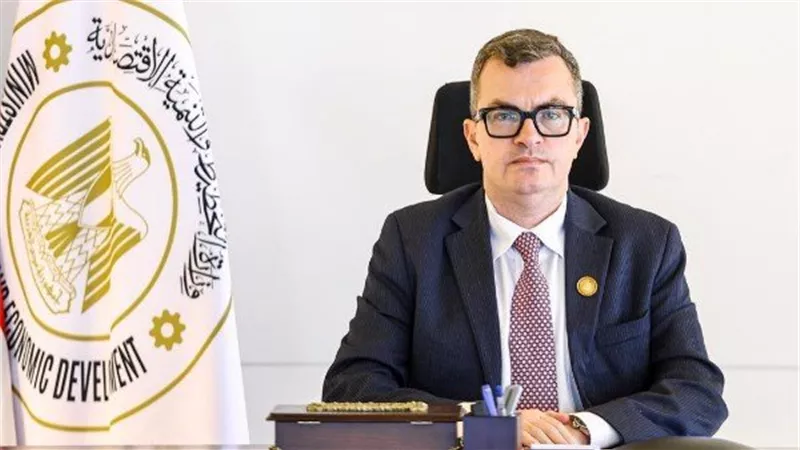 وزير التخطيط يبحث مع «دبي المالي العالمي» التوسع في لوجستيات قناة السويس وتصدير الخدمات الرقمية