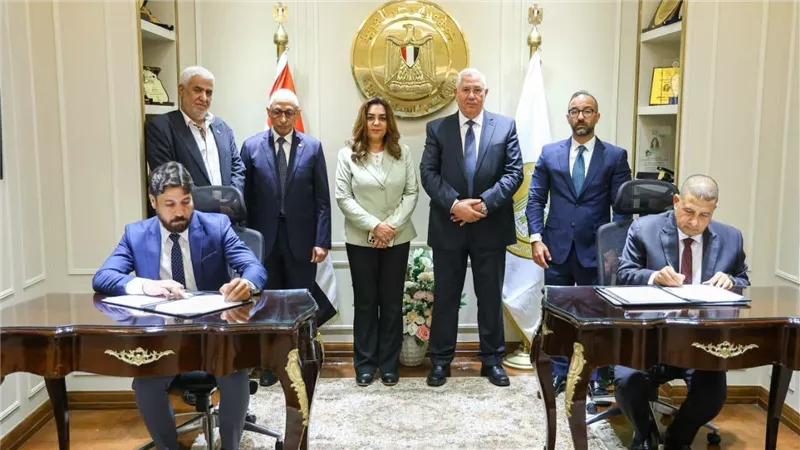 عقدان جديدان لتطوير منظومة المخلفات ورفع كفاءة النظافة بمدينة العريش بشمال سيناء