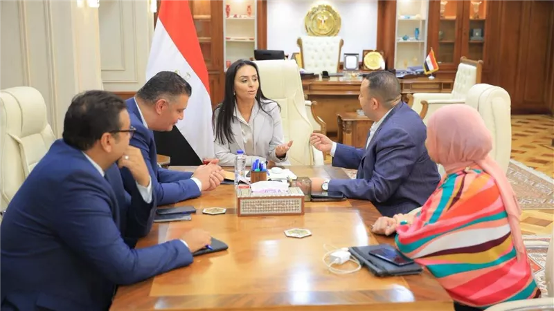 وزيرة التضامن الاجتماعي تلتقي عددًا من النواب لمناقشة ملفات الوزارة واستعراض طلباتهم