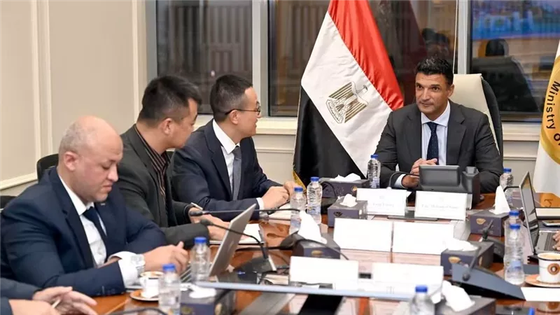 وزير الصناعة يبحث مع هاير مصر مشروعات الشركة الحالية وخططها التوسعية بالسوق المصري
