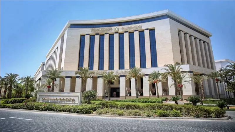 وزيرة الإسكان تصدر 7 قرارات إزالة لمخالفات بناء بالساحل الشمالي الغربي ومدينة القاهرة الجديدة