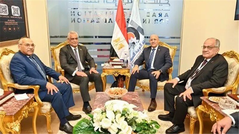 العربية للتصنيع والإنتاج الحربي يبحثان تعزيز التكامل الصناعي وجذب الاستثمارات بالصناعات الدفاعية والمدنية