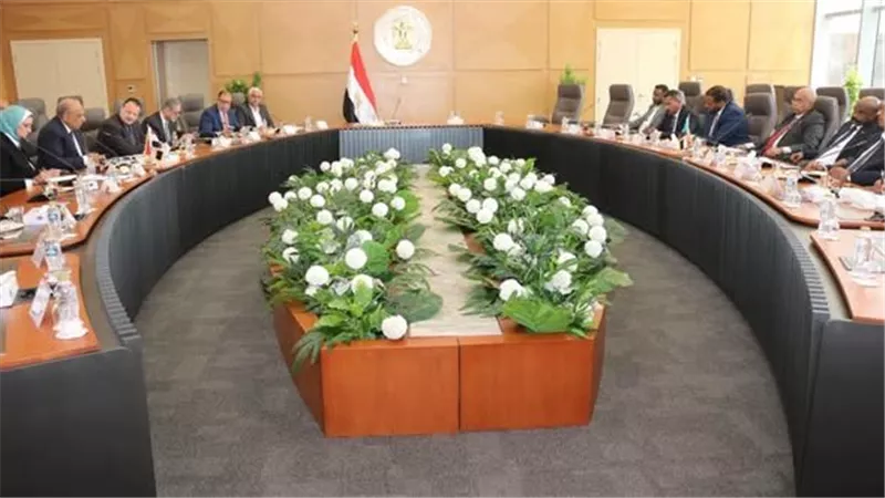 مصر والسودان تبحثان إعادة تأهيل شبكات الكهرباء واستكمال الربط وتعزيز التعاون بمجالات الطاقة المتجددة