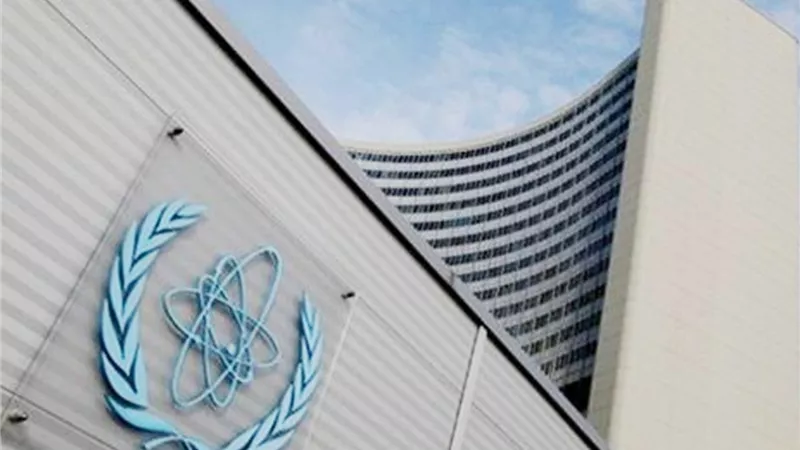 وكالة الطاقة الدولية: التوترات السياسية تضغط على النفط.. وتوقعات بتراجع الطلب في 2026