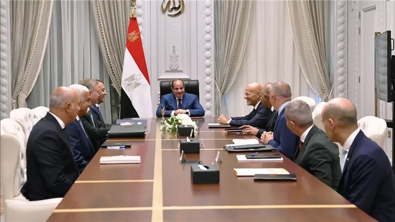 «السيسي» يستقبل الرئيس التنفيذي لإيني ويبحث تعزيز استثمارات الشركة وزيادة إنتاج الغاز