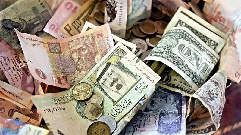 أسعار العملات في البنك الأهلي اليوم الأربعاء.. الدولار يسجل 52.19 جنيه للبيع