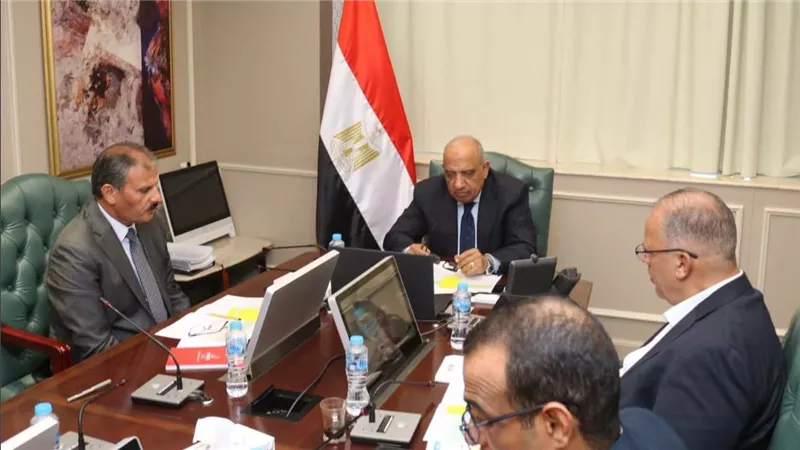 وزير الكهرباء يتابع تحديث استراتيجية الطاقة المتكاملة والمستدامة حتى عام 2040