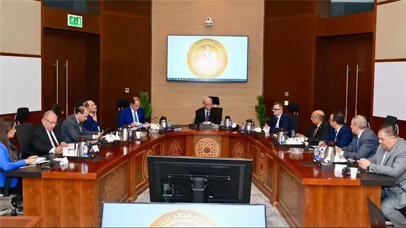 الحكومة تستعد لتطبيق موازنة البرامج والأداء تجريبيًا مع بداية العام المالي 2027-2028