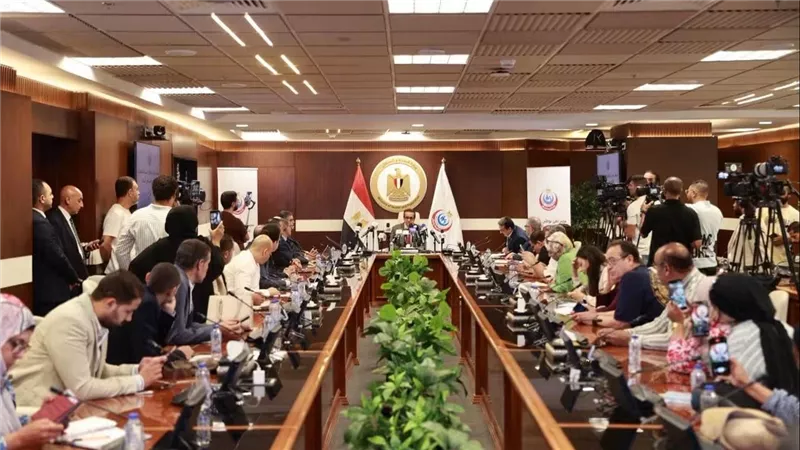 الصحة تعلن توطين صناعة 9 مستحضرات لعلاج الأورام وأمراض الدم بالشراكة مع القطاع الخاص