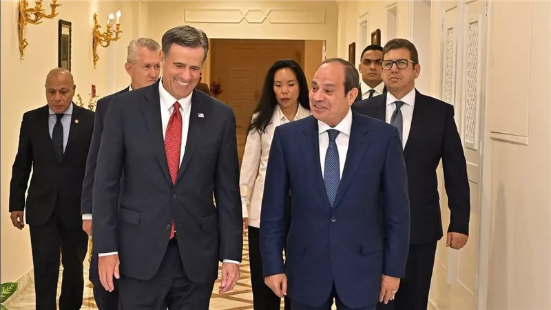 السيسي يستقبل مدير المخابرات الأمريكية ويشدد على الحلول السياسية لأزمات المنطقة