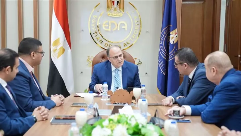 رئيس هيئة الدواء يبحث مع رئيس هيئة المعارض سبل دعم الاستثمار في الدواء المصري دولياً