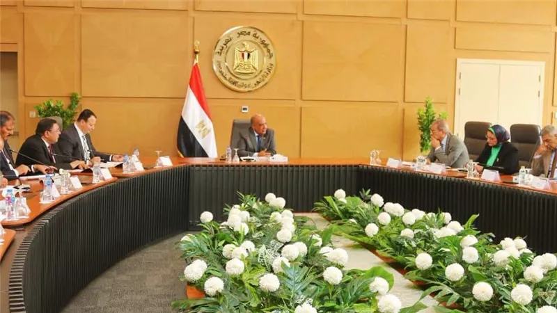 وزير الكهرباء يتابع خطة التشغيل ويبحث تأمين الشبكة واستدامة التغذية الكهربائية