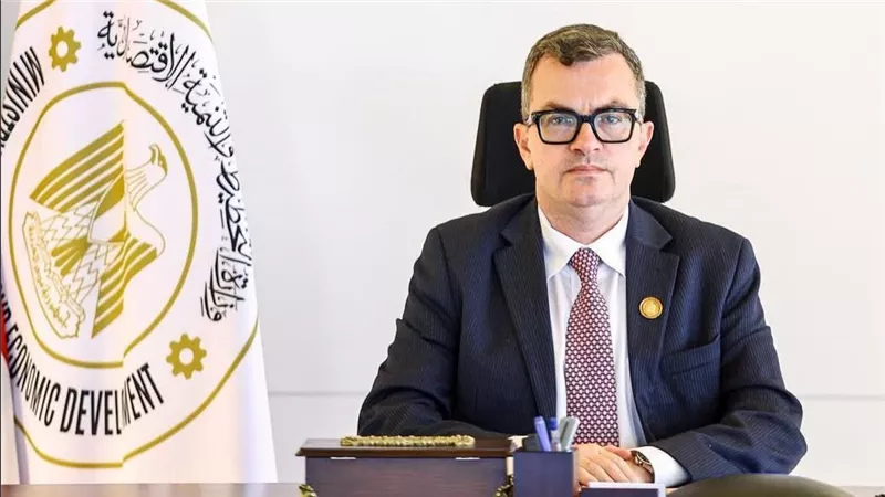 أحمد رستم :  انخفاض معدل البطالة إلى 5.8% والتركيز على 
