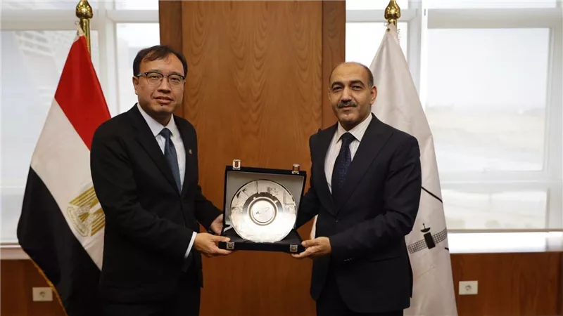 الرئيس التنفيذي لوكالة الفضاء المصرية يستقبل وفدًا من هيئة الأرصاد الجوية الصينية لبحث سبل التعاون المشترك