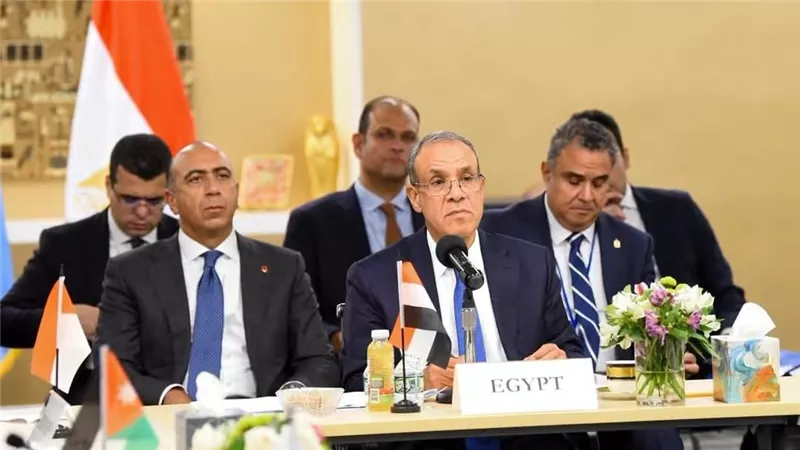 وزير الخارجية يشدد علي ضرورة إنهاء  الحرب في غزة خلال استضافة بعثة مصر اجتماع الدول الثماني