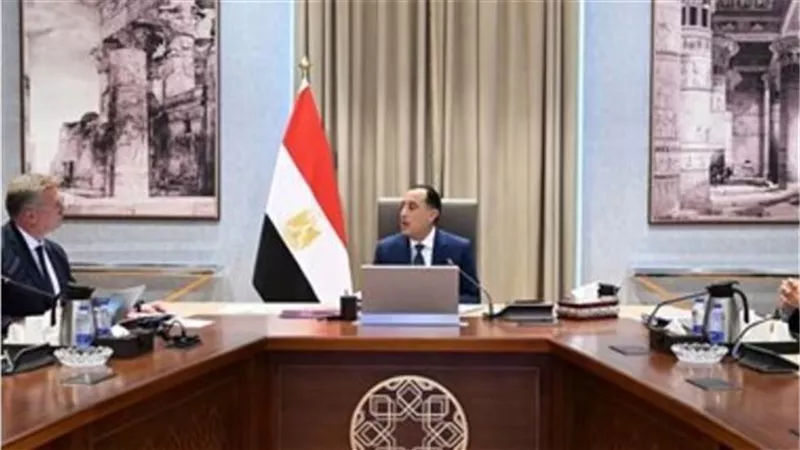 مدبولي يبحث مع شيفرون توسيع الاستثمارات وتعزيز أنشطة الاستكشاف والإنتاج في مصر