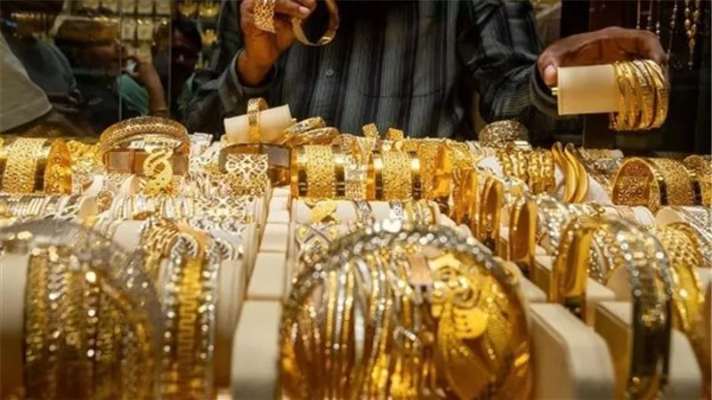 الذهب يصعد في مصر.. وعيار 21 يقترب من 6300 جنيه