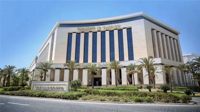 وزيرة الإسكان تصدر قرارات بإزالة مخالفات بناء في القاهرة الجديدة والساحل الشمالي الغربي