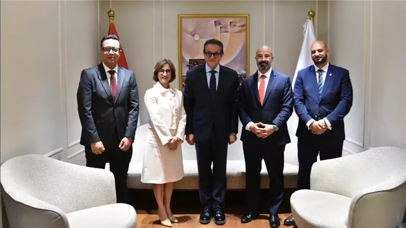 وزير الصحة يبحث مع «فيليبس» توطين صناعة الأجهزة الطبية في مصر