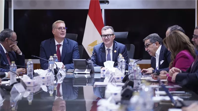 وزيرا التخطيط والبترول يناقشان تطورات أداء قطاع البترول وتطوير الخدمات المقدمة للمواطنين