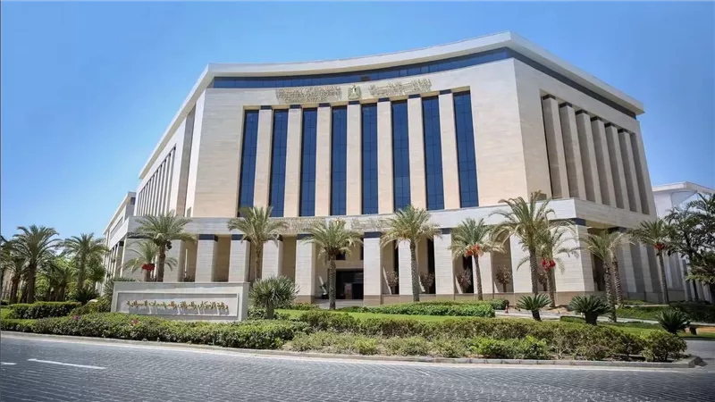 وزيرة الإسكان تصدر 4 قرارات إزالة لمخالفات بناء بالساحل الشمالي