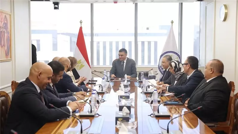 الشراء الموحد تبحث مع «فيليبس» توطين صناعة الحلول التكنولوجيا الصحية 