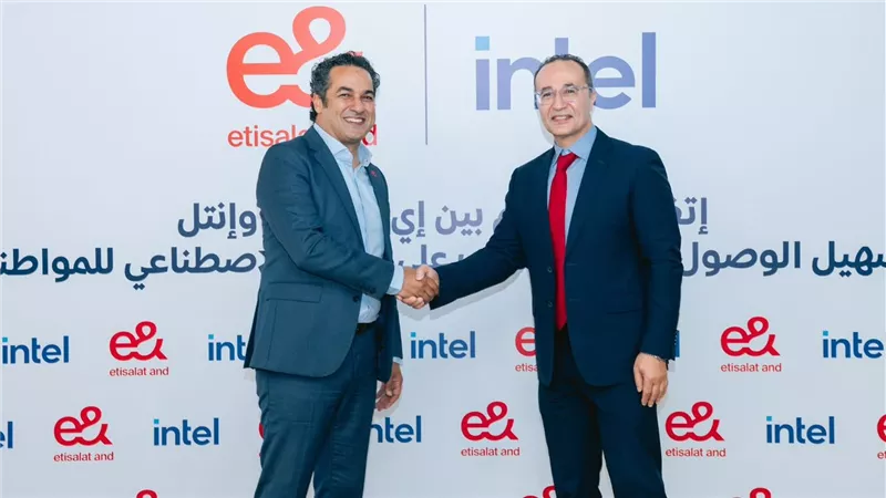 اتفاقية تفاهم بين إي آند مصر وإنتل لتسهيل الوصول لبرامج التدريب على الذكاء الاصطناعي للمواطنين