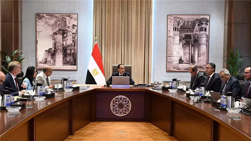 مدبولي يستعرض محاور «مسيرة الطاقة المصرية» والحماية الاجتماعية بمنتدى مصر 2026