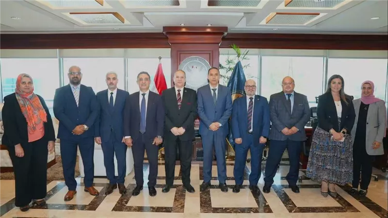 الرقابة المالية تلزم المؤسسات بتحديث إجراءات مكافحة غسل الأموال وتمويل الإرهاب