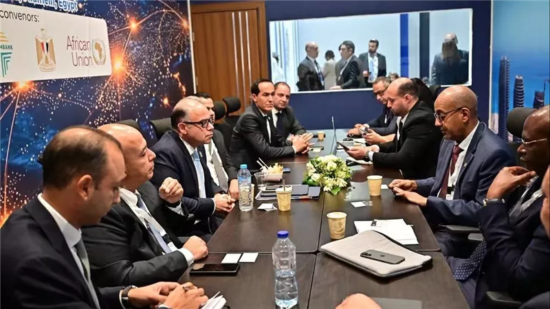 وزير الاستثمار يبحث مع رئيس بنك التجارة والتنمية الأفريقي تعزيز تمويل التجارة والاستثمار