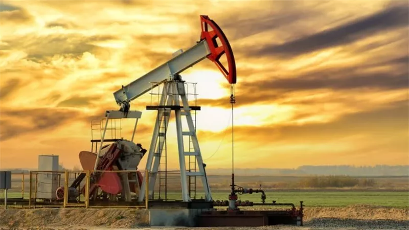 برنت يرتفع إلى 101.46 دولار للبرميل.. ومكاسب أسبوعية 3.48%