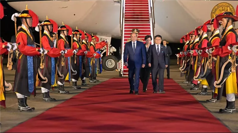 الرئيس السيسي يدعو الشركات الكورية لتعزيز استثماراتها في مصر