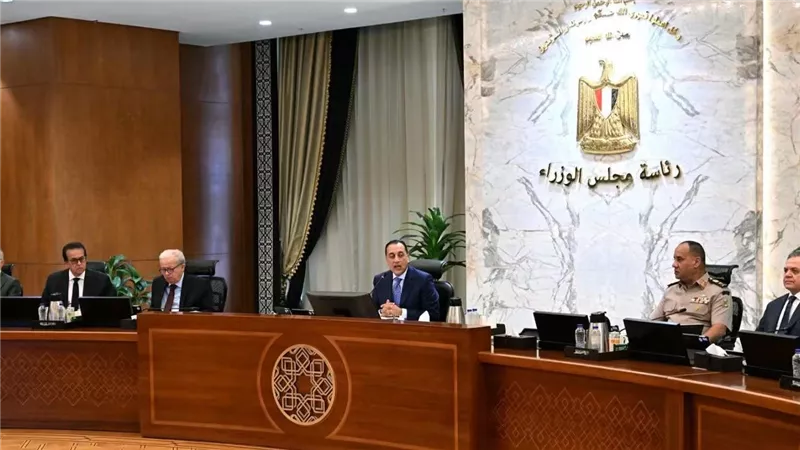 مدبولي يترأس اجتماع الحكومة ويوافق على 12 قرارًا جديدًا