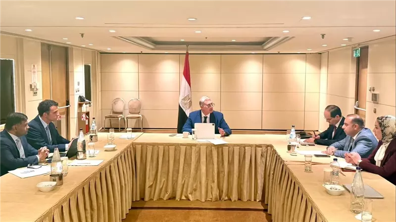 بدوي يبحث مع شيفرون الخطوات النهائية لربط حقل أفروديت بمصر
