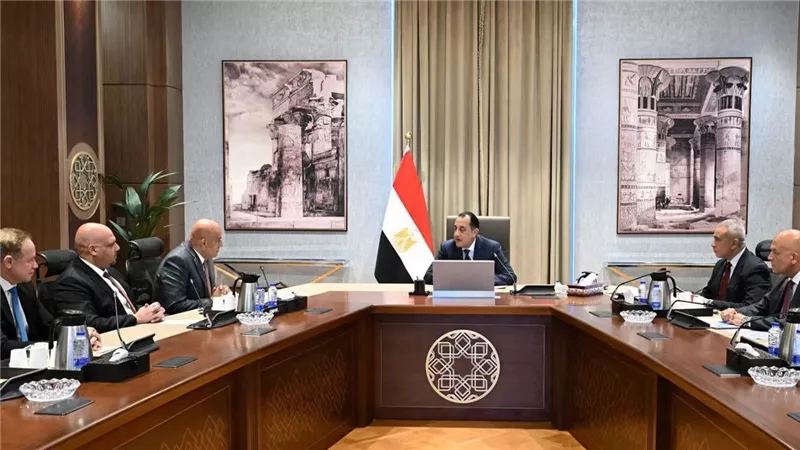 مدبولي يتابع مع أكوا مستجدات مشروعات تحلية مياه البحر