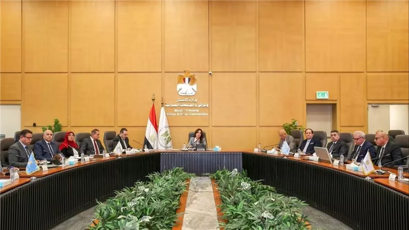 راندة المنشاوي تتابع طرح 10 آلاف وحدة بالإيجار المنتهي بالتملك وتنظيم السوق العقارية
