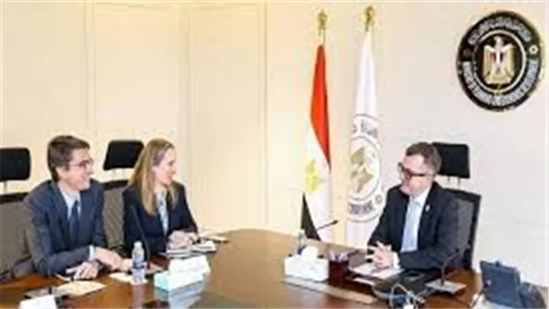 وزير التخطيط يبحث مع البنك الدولي آلية لتمويل البنية التحتية    