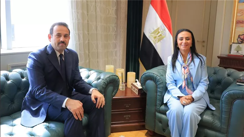 مايا مرسي ورئيس جهاز مستقبل مصر يبحثان دعم العمالة غير المنتظمة وكبار السن