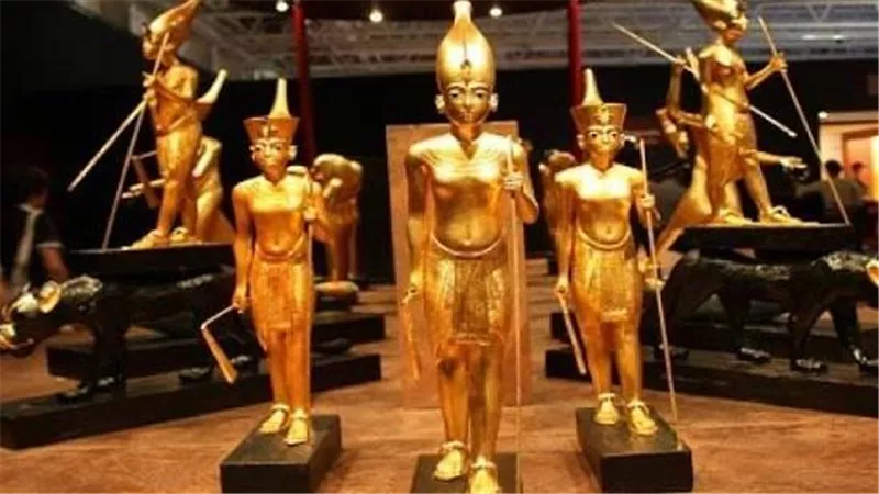 مصر تشارك بثلاث قطع أثرية في معرض دولي بميلانو