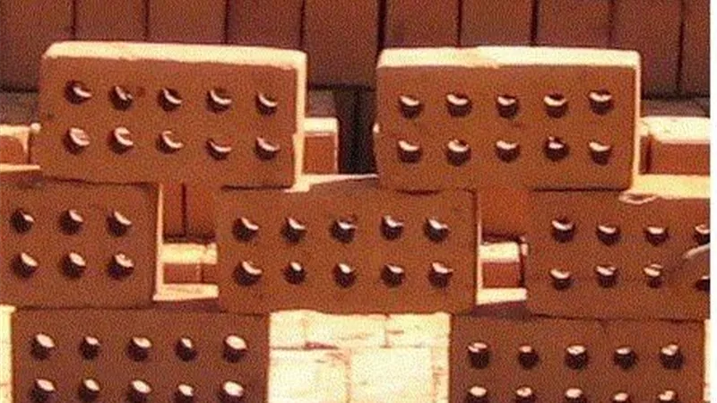 أسعار الطوب اليوم الإثنين.. و«الأسمنتي» بـ 4550 جنيهًا