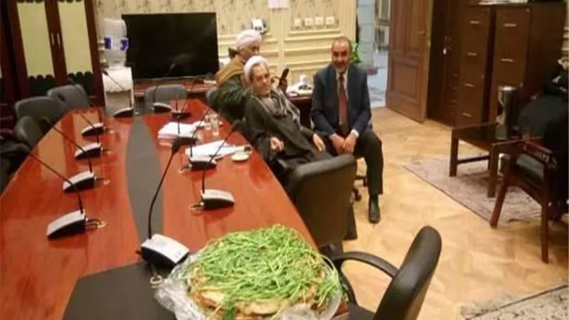 «فطير وبيض» و«قبلات» في مجلس النواب