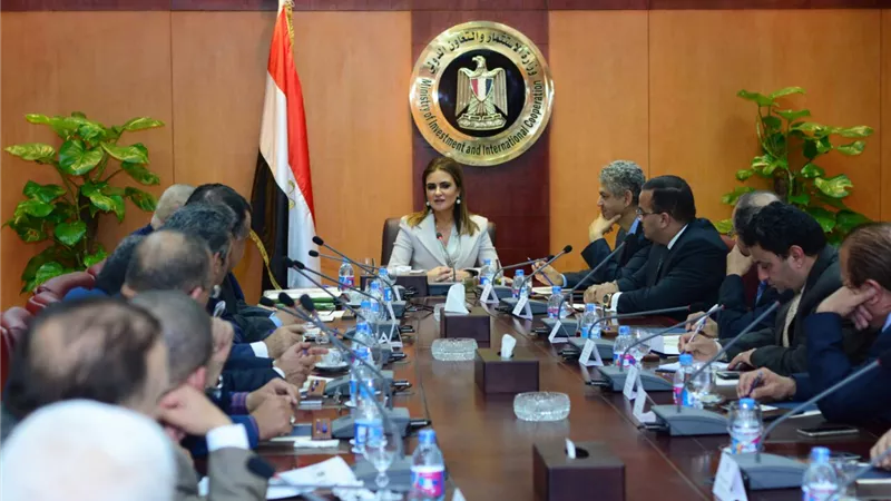 «نصر» تبحث مع «سفير الاتحاد الأوروبي» زيادة الاستثمارات حتى 2020