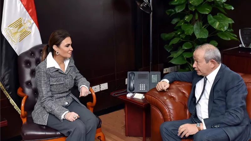 «نصر» تبحث مع «ساويرس» ضخ استثمارات جديدة بالسوق المحلية