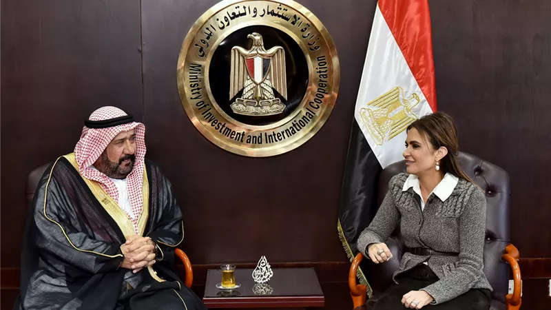 «سحر نصر» تبحث مع «آل سويدان» زيادة استثماراته بمصر 