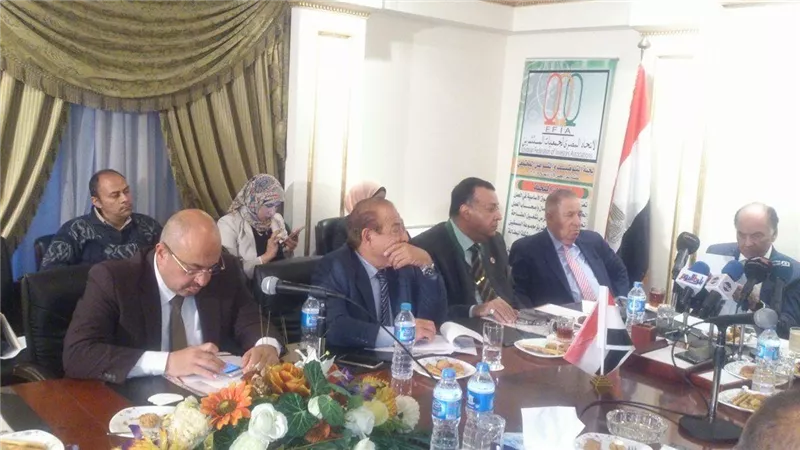 «المستثمرين»: متوسط العمل للمصري 25 دقيقة يوميًا