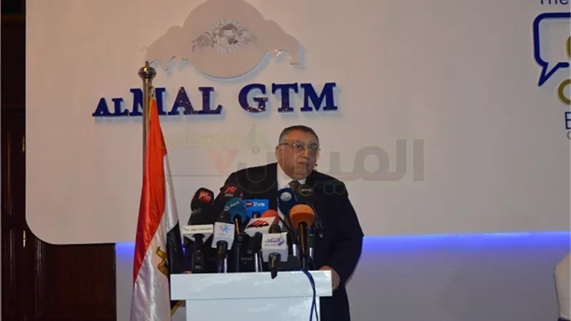 أمين قناة السويس يطالب المصريين بمواجهة «الفساد»
