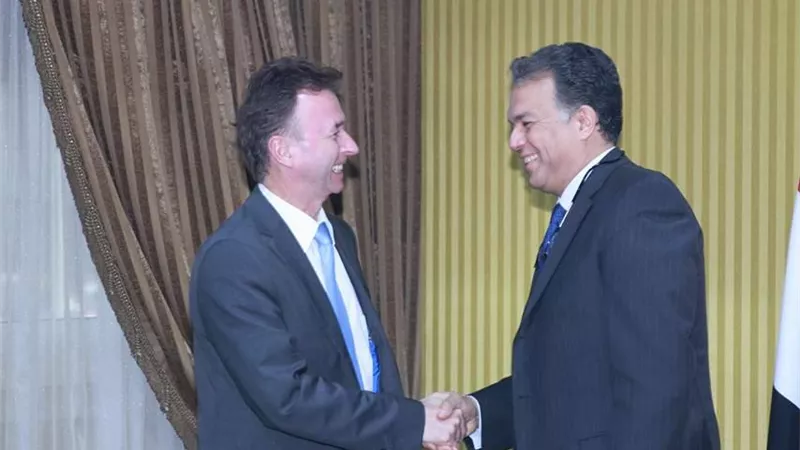 وزير النقل يلتقي وفد بنك الاستثمار الأوروبي EIB لبحث التعاون في مجالات مترو الأنفاق والمناطق اللوجستية