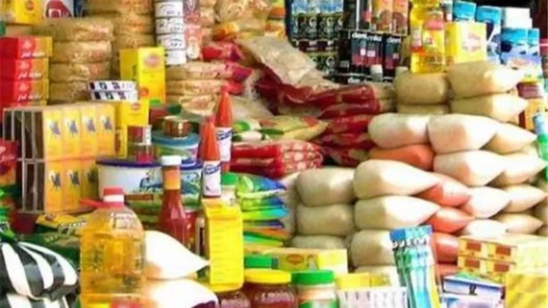 شعبة البقالة: إلزام الشركات بكتابة أسعار السلع يتنافى مع «التعويم»