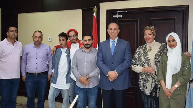 محافظ البحر الأحمر يلجأ لمشاهير التواصل الاجتماعي بالسعودية للترويج للغردقة