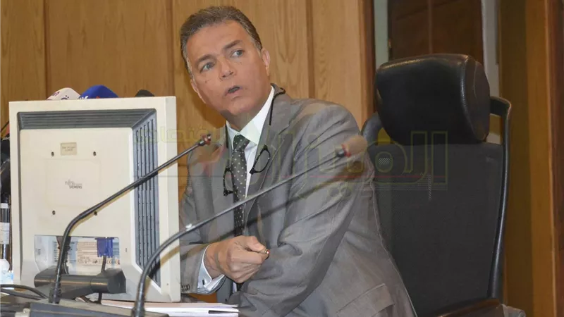 بالصور.. وزير النقل: «القطار المميز اسم على غير مسمى»